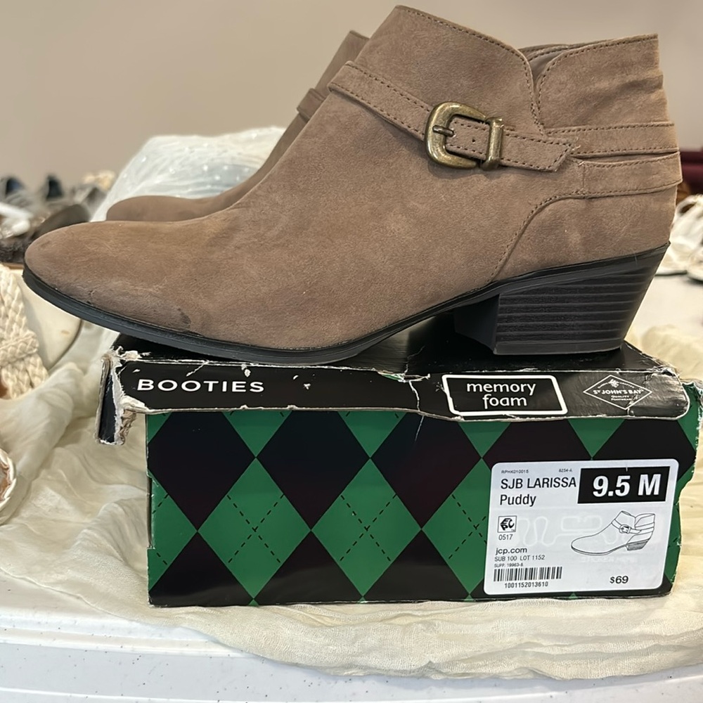 St. John’s Bay women’s bootie